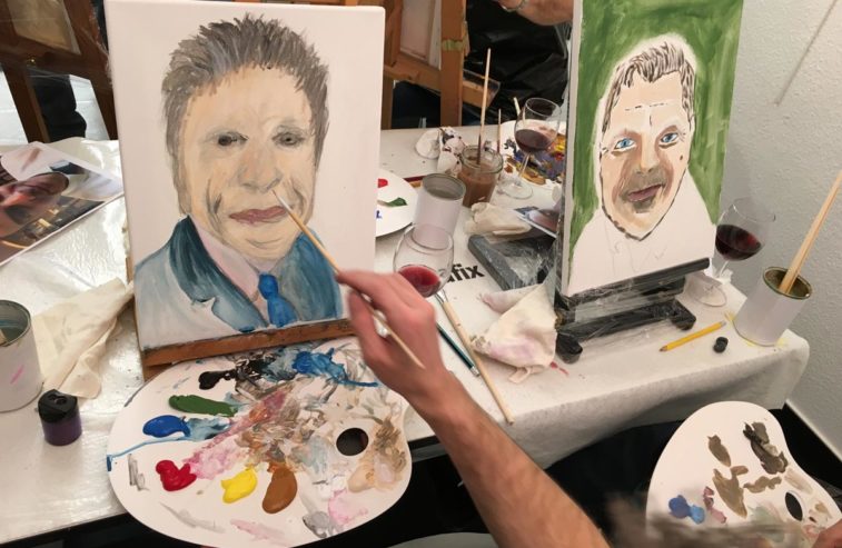 A l'atelier, travail sur portrait d'après photo