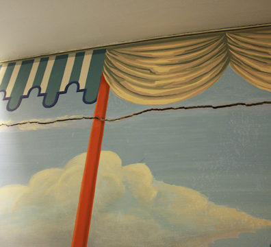 Fresque paysage trompe l'oeil restauration fissure